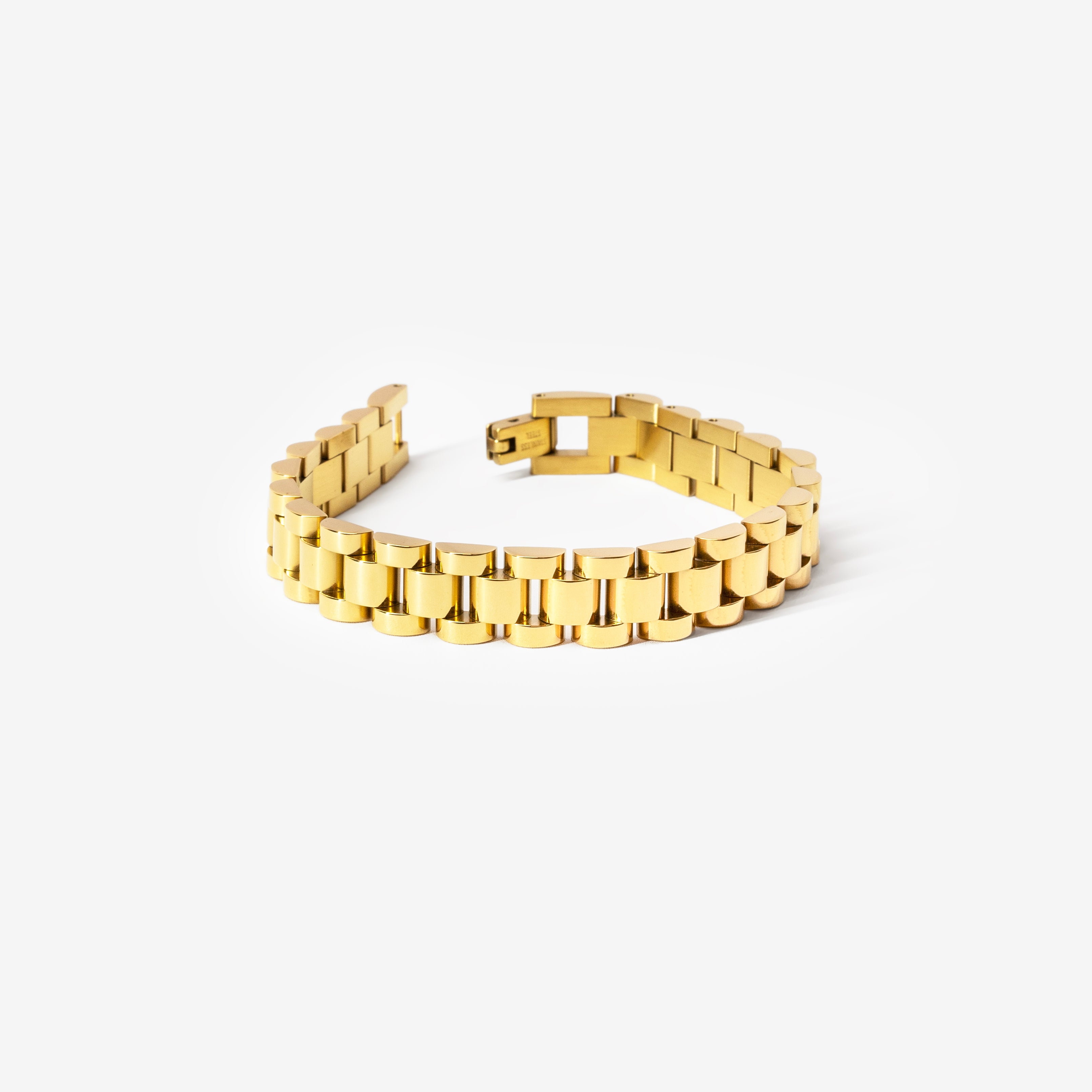 18k gold plated stainless steel minimal chain link bracelet by Salaam Gallery, elegant and affordable jewelry