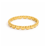 Everlove Band heart ring in 18K gold plated stainless steel featuring repeating polished heart links in a dainty, modern design.
