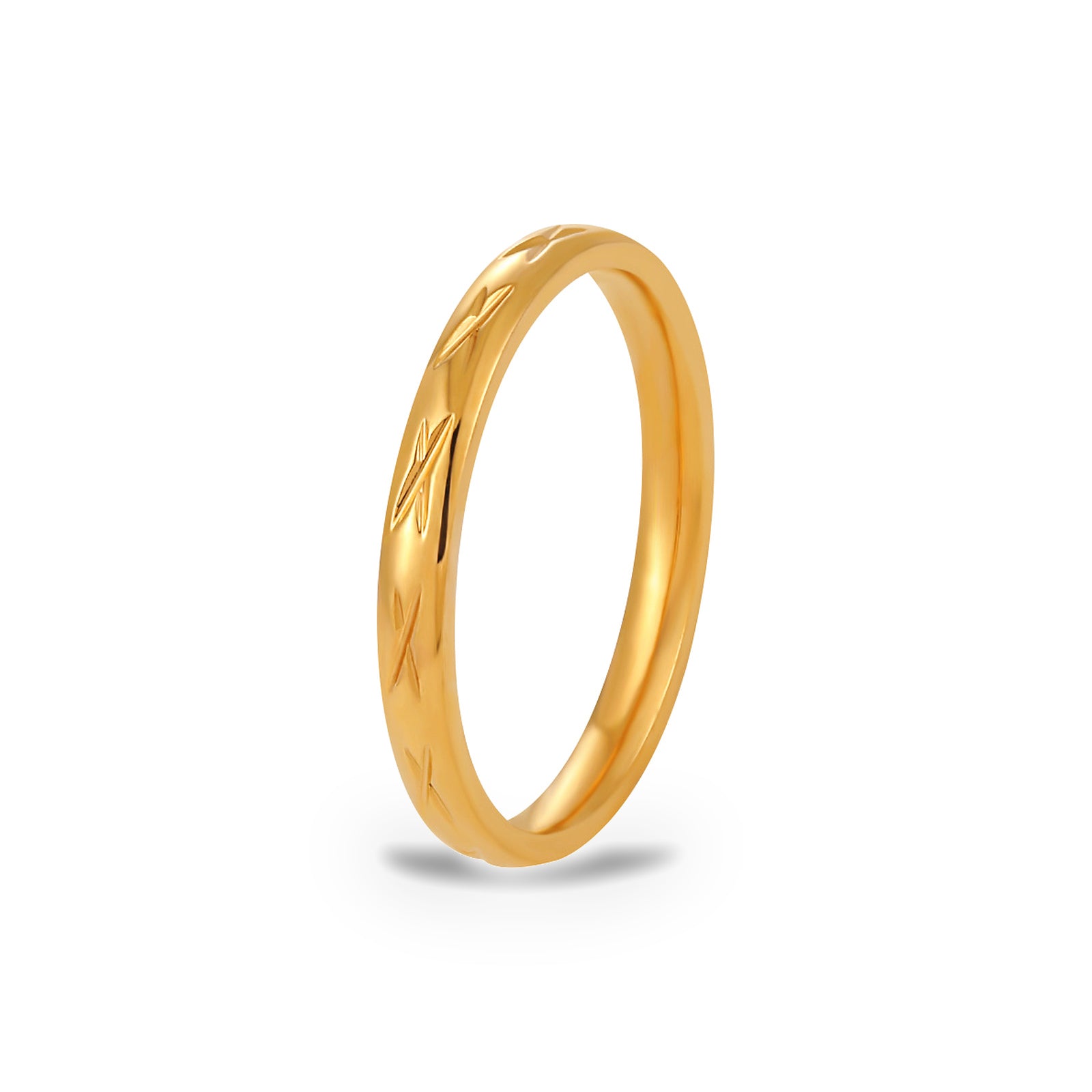 Lamaa Etched Band Ring – 18K gold plated stainless steel, on a white background